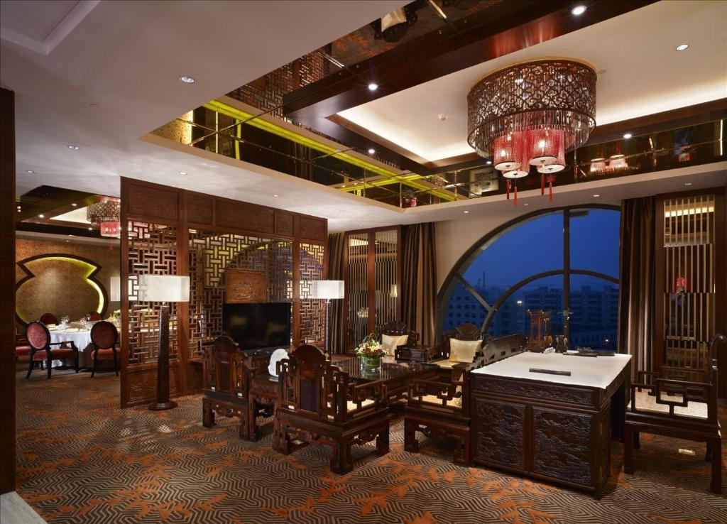 Sovereign Hotel Zhanjiang Exterior photo