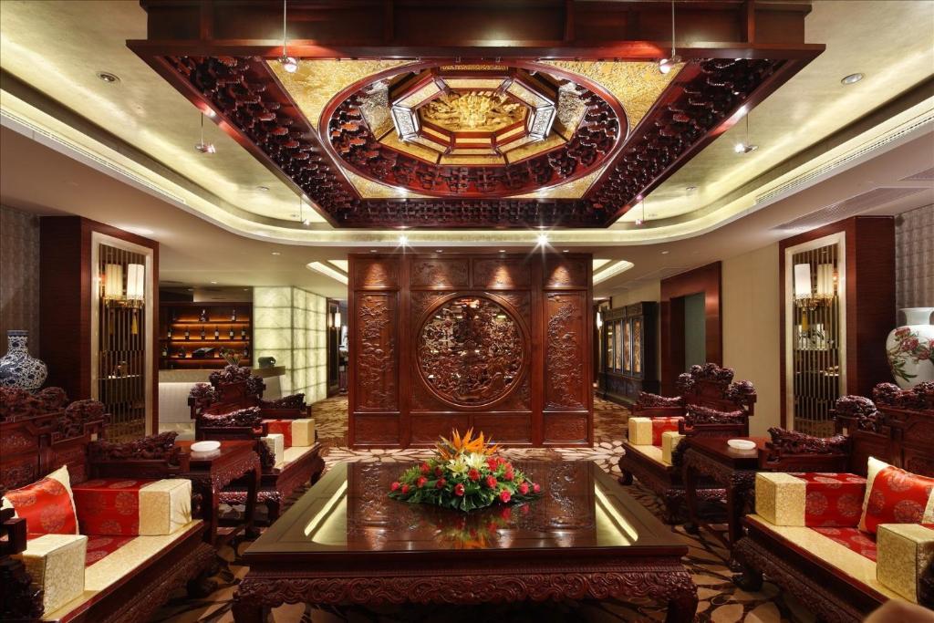 Sovereign Hotel Zhanjiang Exterior photo