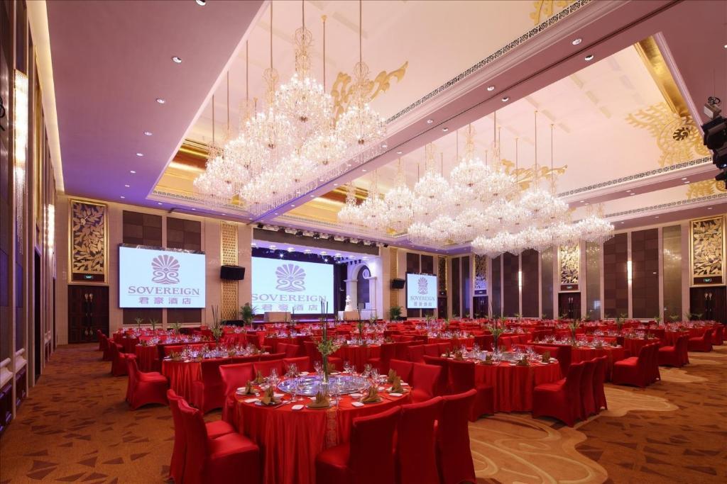 Sovereign Hotel Zhanjiang Exterior photo